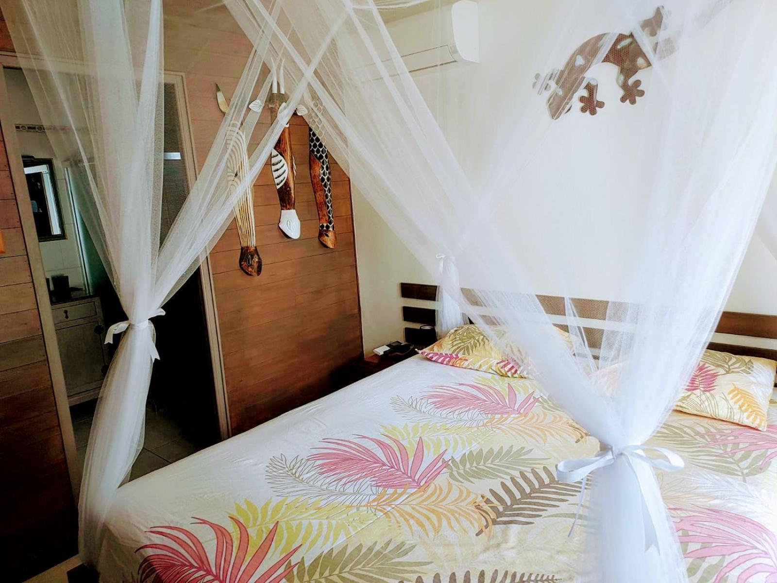 Appartamento Chamb'Bouchons Saint-Francois  Esterno foto